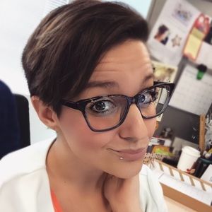 Meet your Posher, Holly